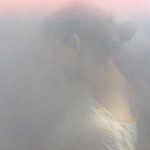 班花趴下让我桶她屁股眼
