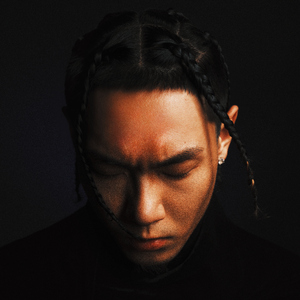 巧露视频倒闭了吗
