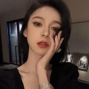 公车上拨开岳双腿进入电影
